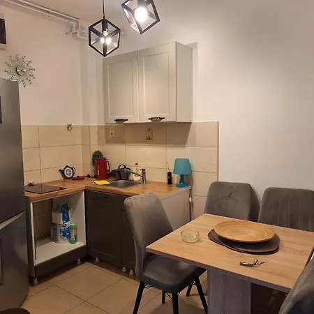 Apartment 021 *