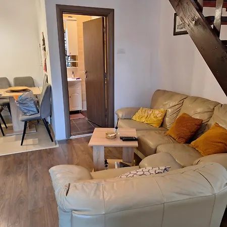Apartment 021 *